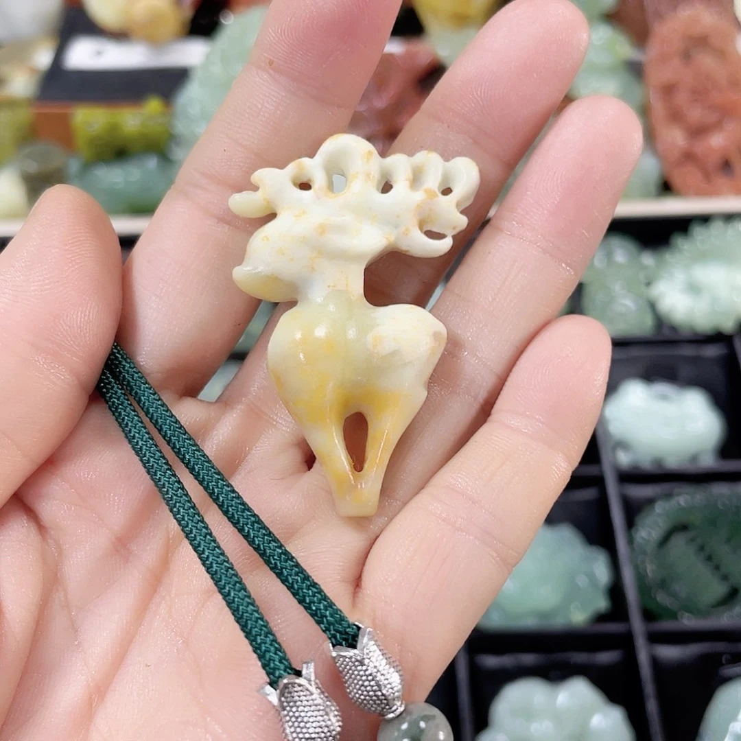 蛇纹石玉颈饰未镶嵌