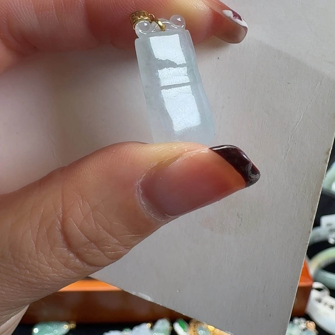 翡翠未镶嵌颈饰翡翠竹节吊坠