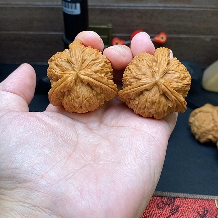 橡***销把件文玩核桃白奔