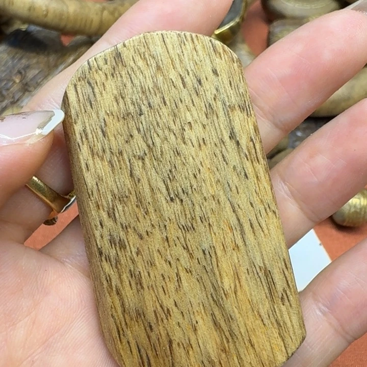 大叶紫檀（黑酸枝木类）