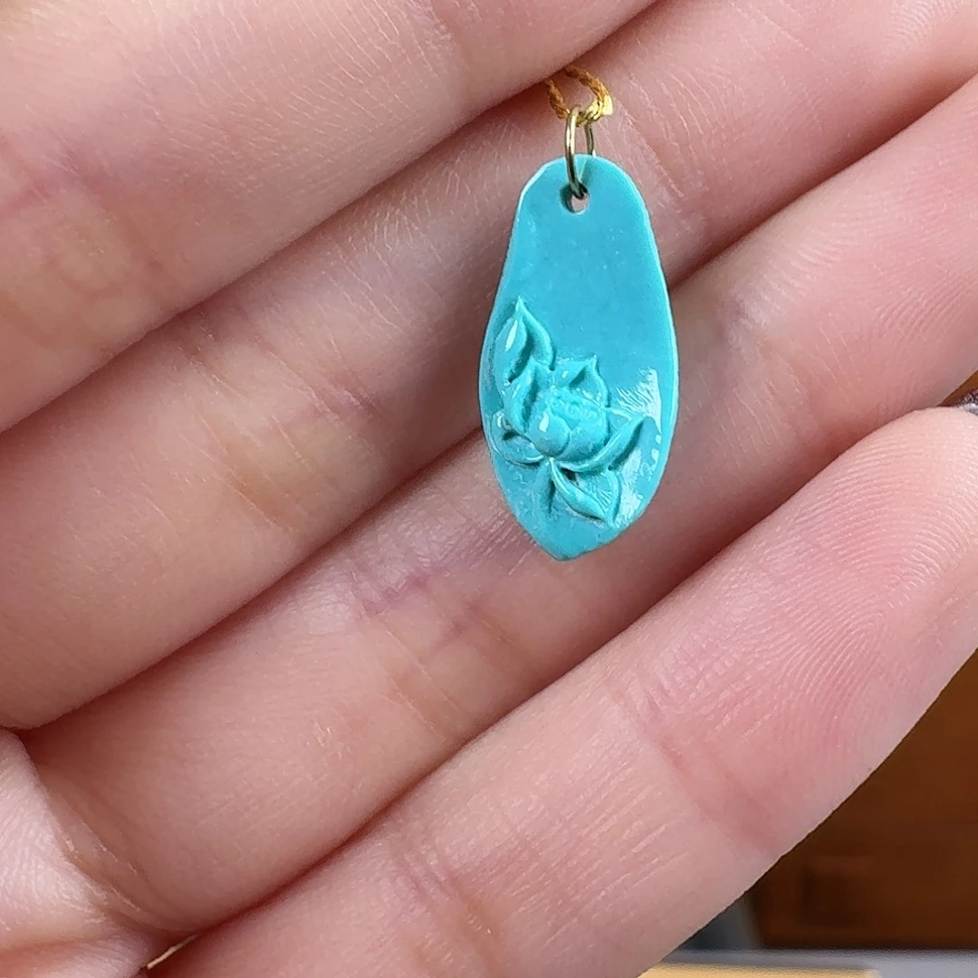 绿松石未镶嵌挂件