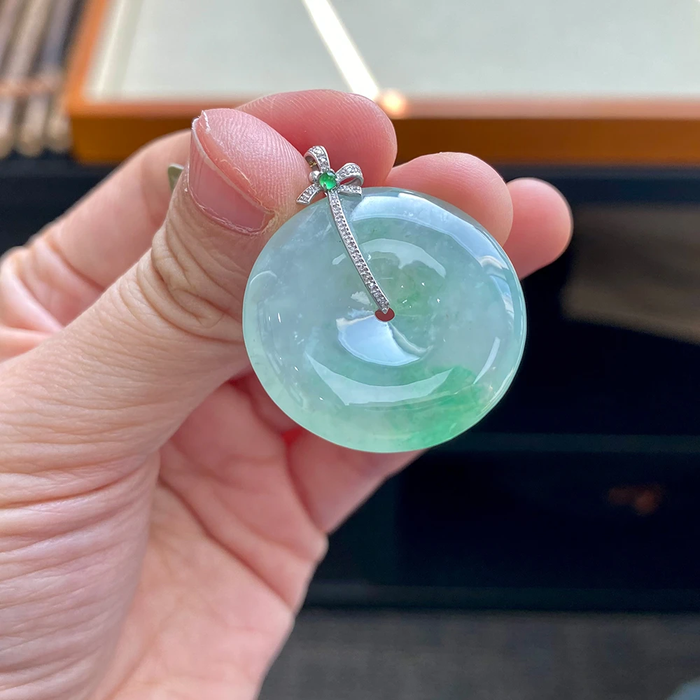 如意宝珠宝 18K金钻石镶嵌冰阳绿平安扣翡翠吊坠天然玉石A货EP2