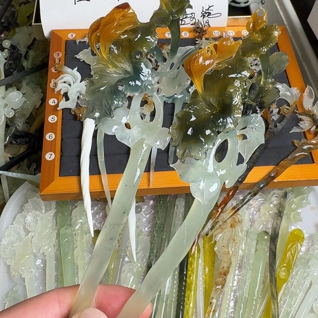 蓝****蛇纹石玉未镶嵌发饰