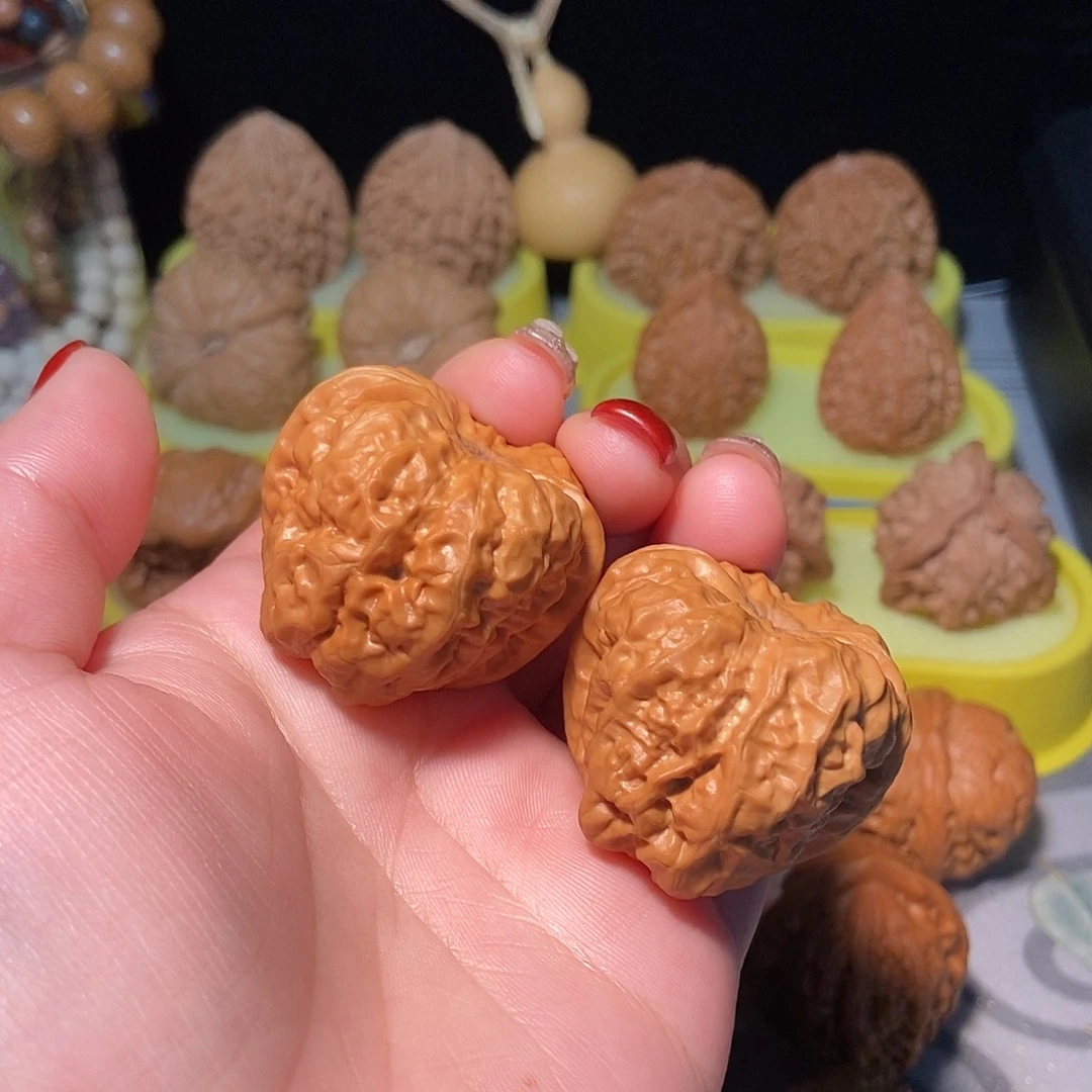 文玩核桃吊坠蛤蟆头