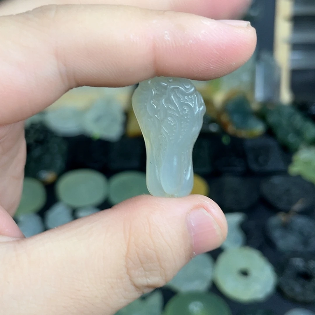 未镶嵌岫玉颈饰白菜