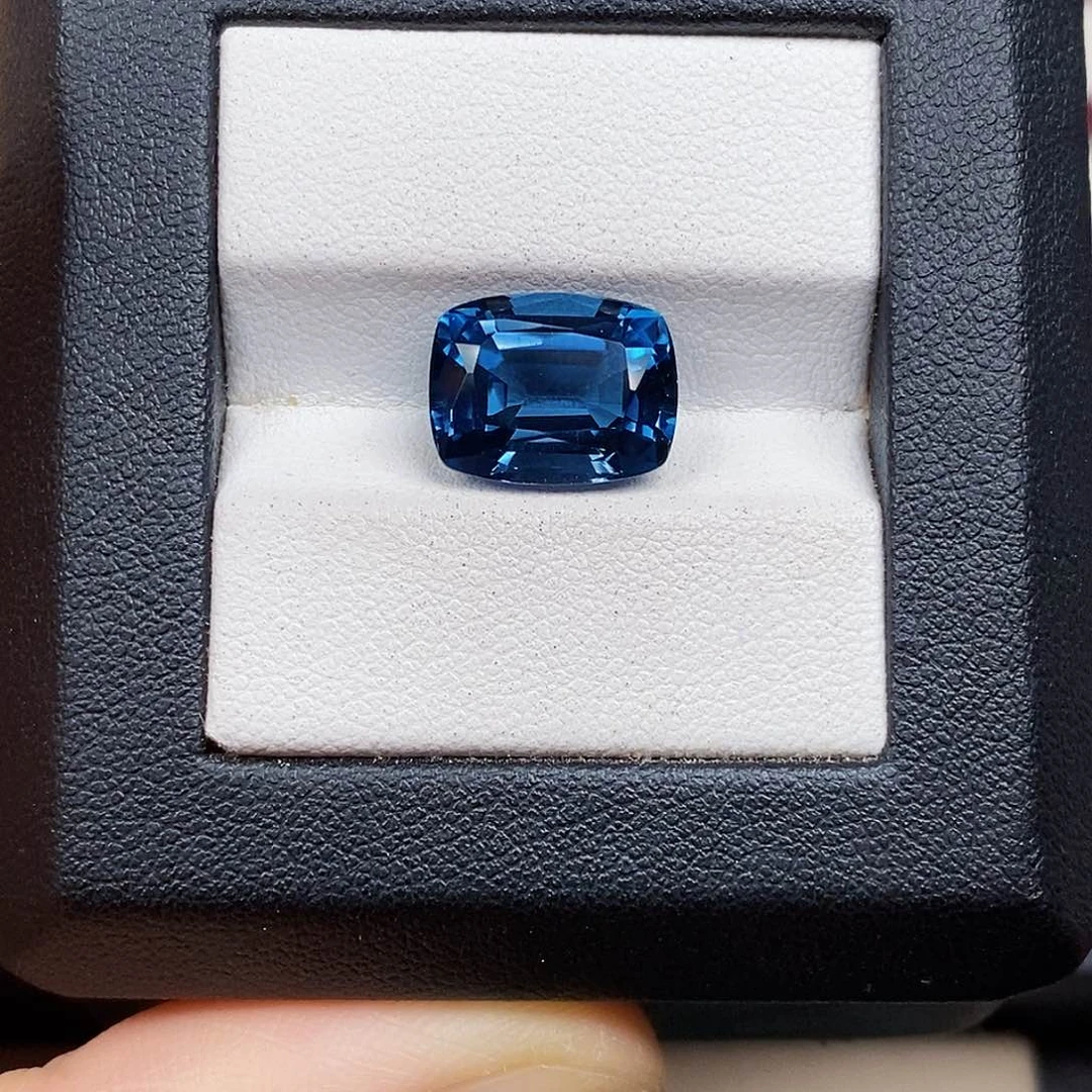未镶嵌裸石托帕石7 .8ct