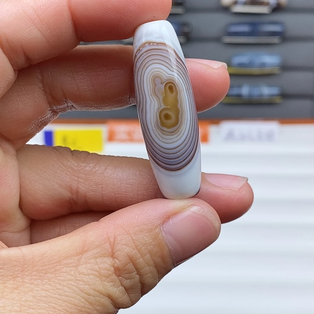 已***置玛瑙/玉髓未镶嵌珠宝半成品