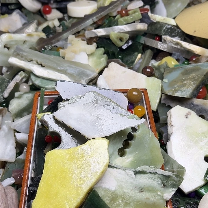 未镶嵌透闪石质玉珠宝奇石适**王