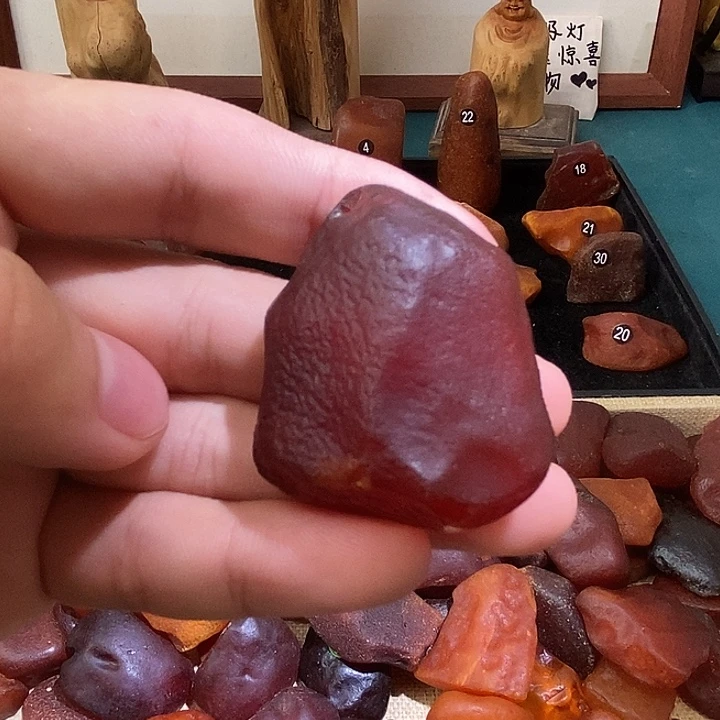 裸石琥珀未镶嵌金胶蜜