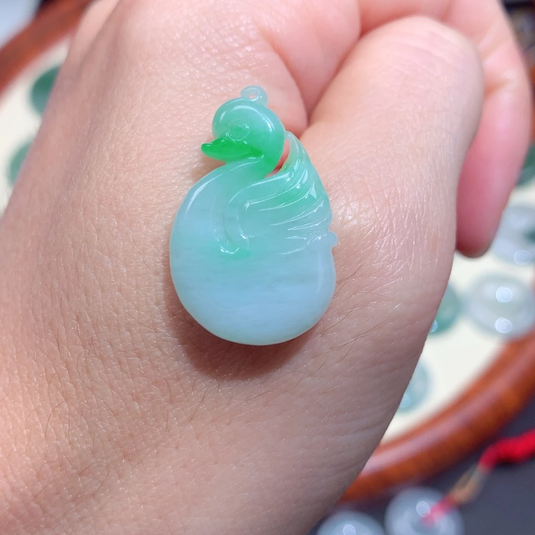 翡翠未镶嵌颈饰翡翠吊坠