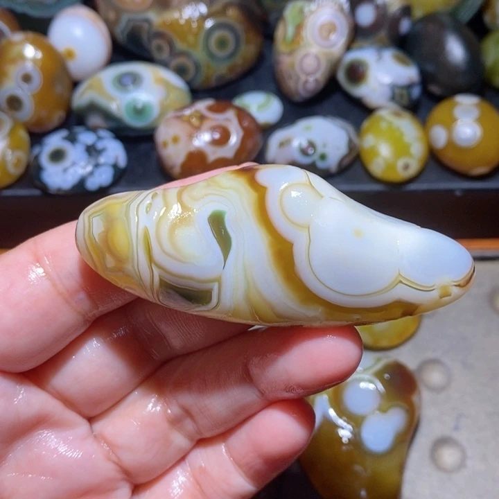 未镶嵌玛瑙/玉髓珠宝半成品77