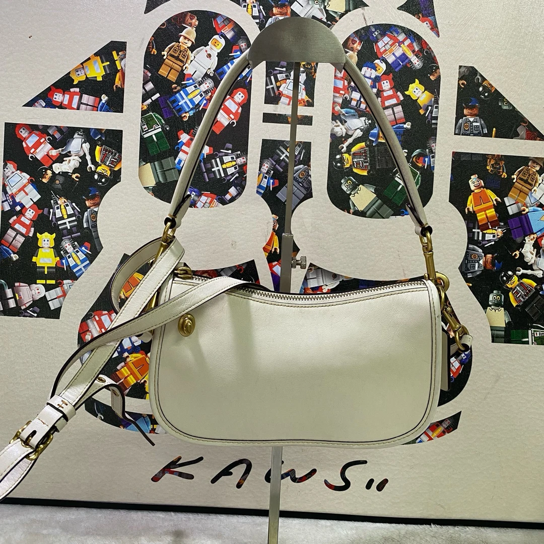 95新 COACH/蔻驰 21338斜挎包23*13