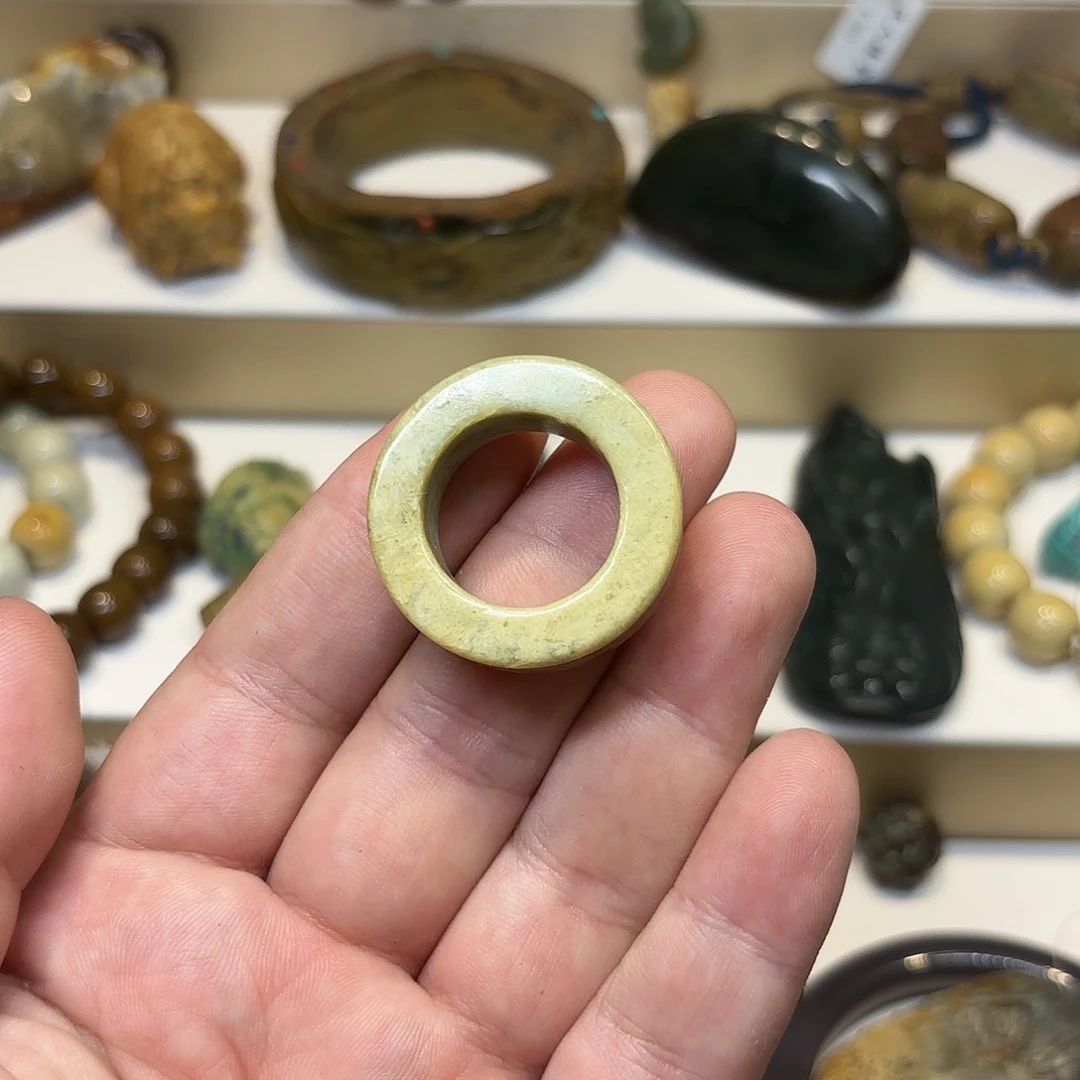 彩***羽岫岩河磨玉（透闪石质玉）未镶嵌颈饰
