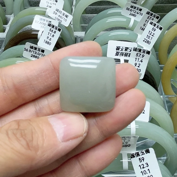 未镶嵌手镯和田玉（糖玉）