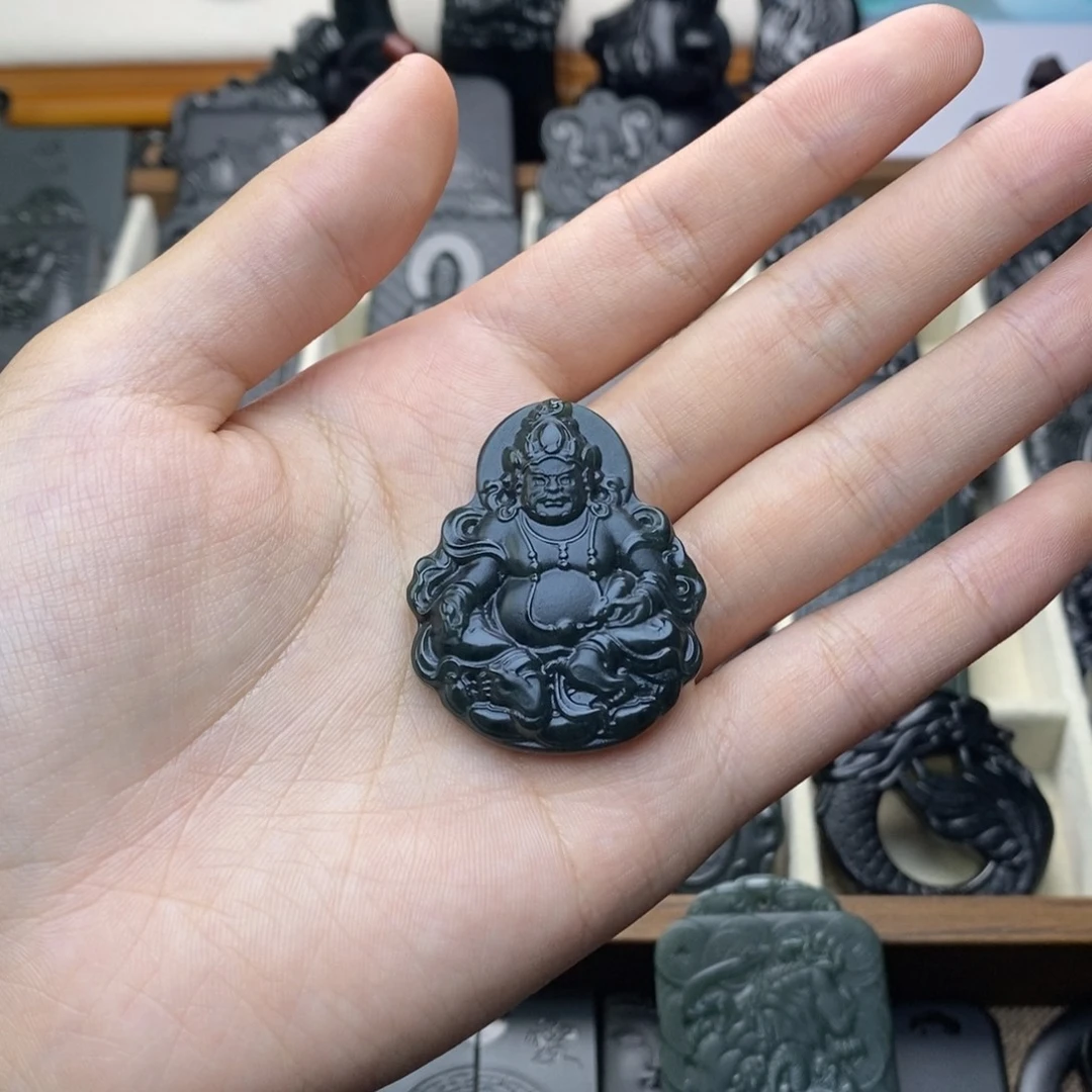 一***逢和田玉未镶嵌颈饰