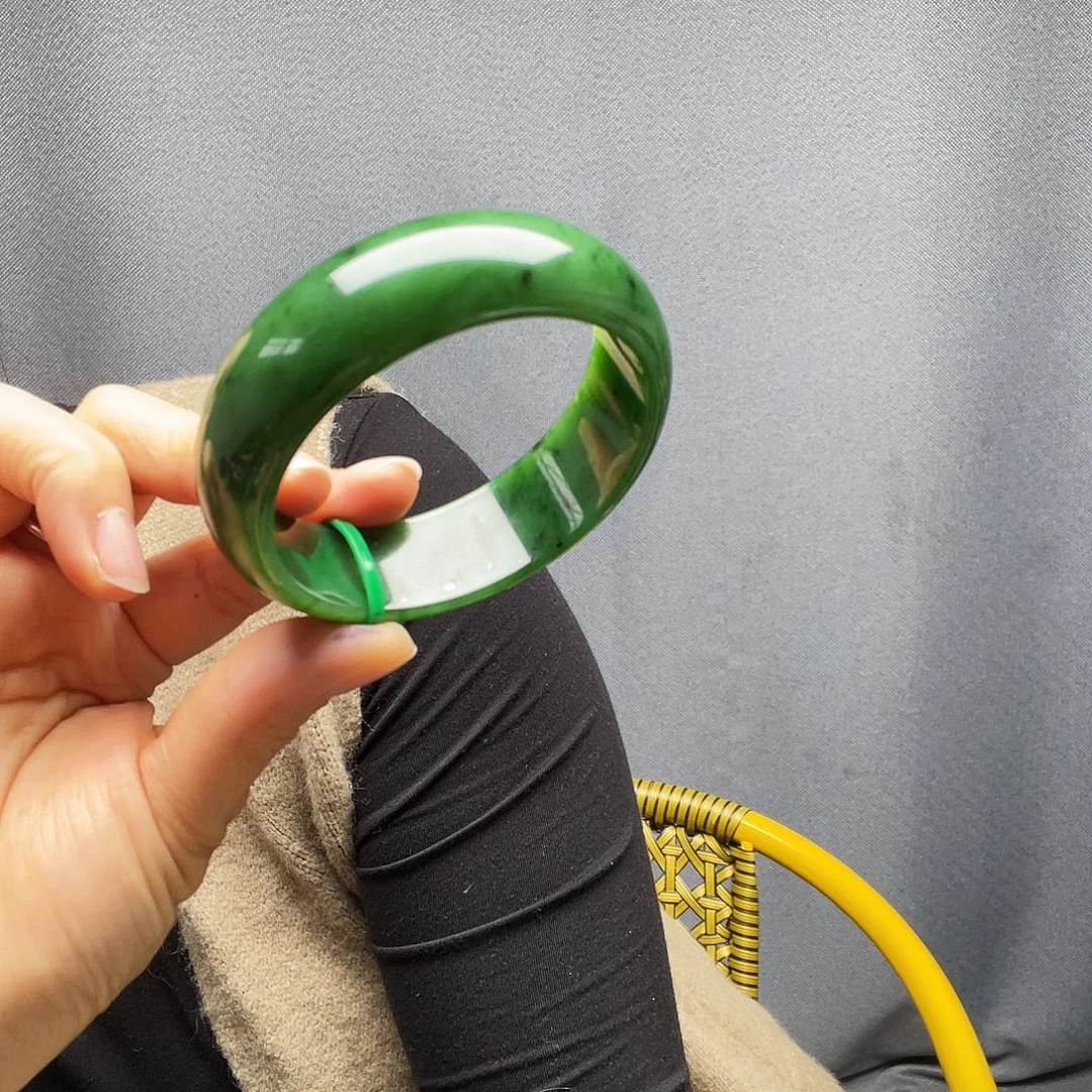 开***怀和田玉未镶嵌手镯