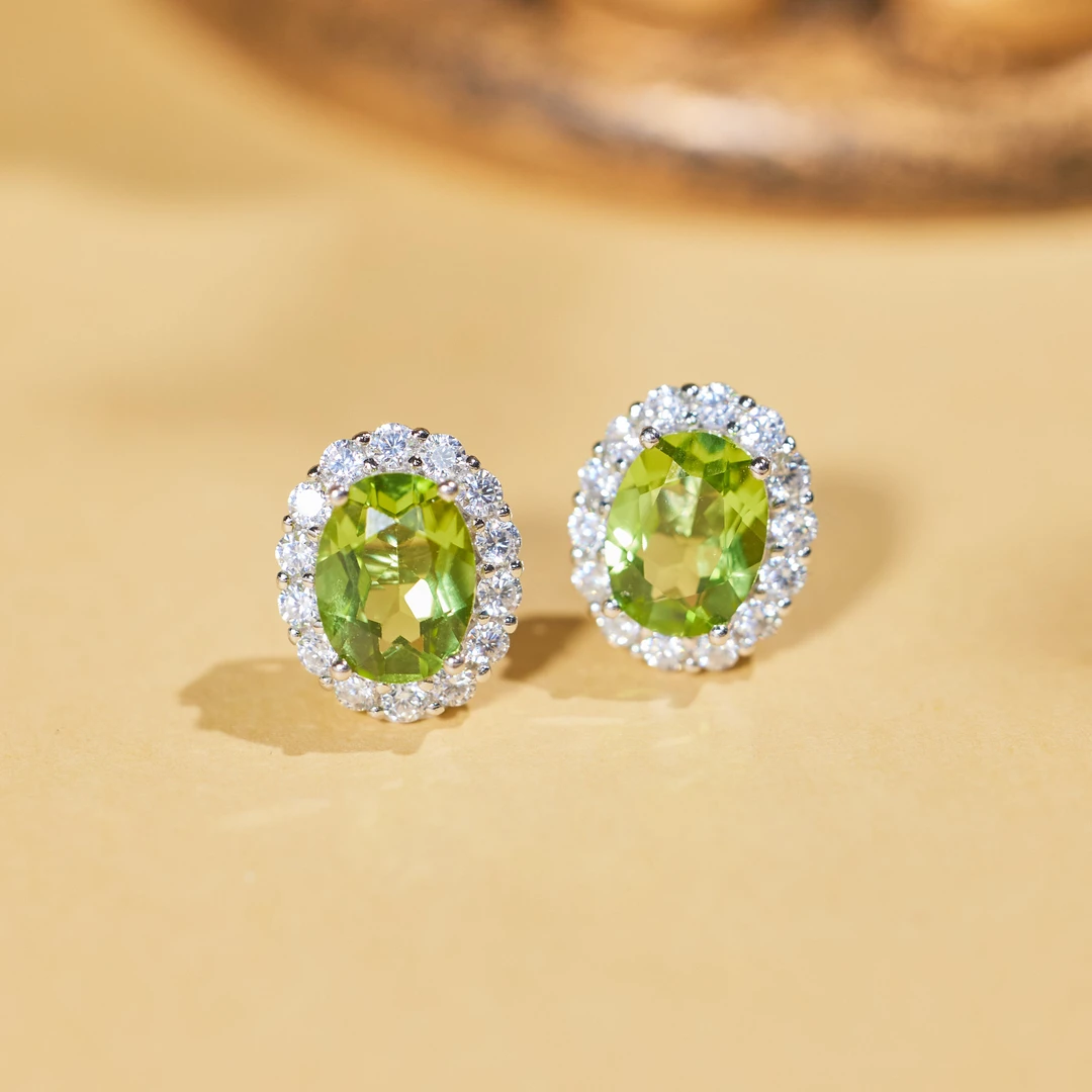 【歪歪】*橄榄石耳饰*S925镶嵌W6134