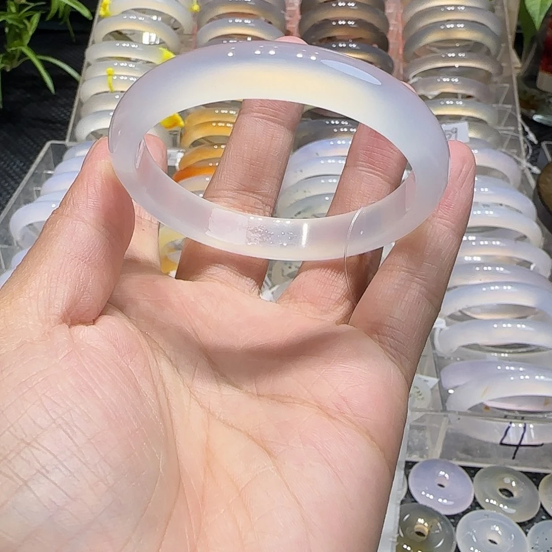 玛瑙/玉髓未镶嵌手镯白