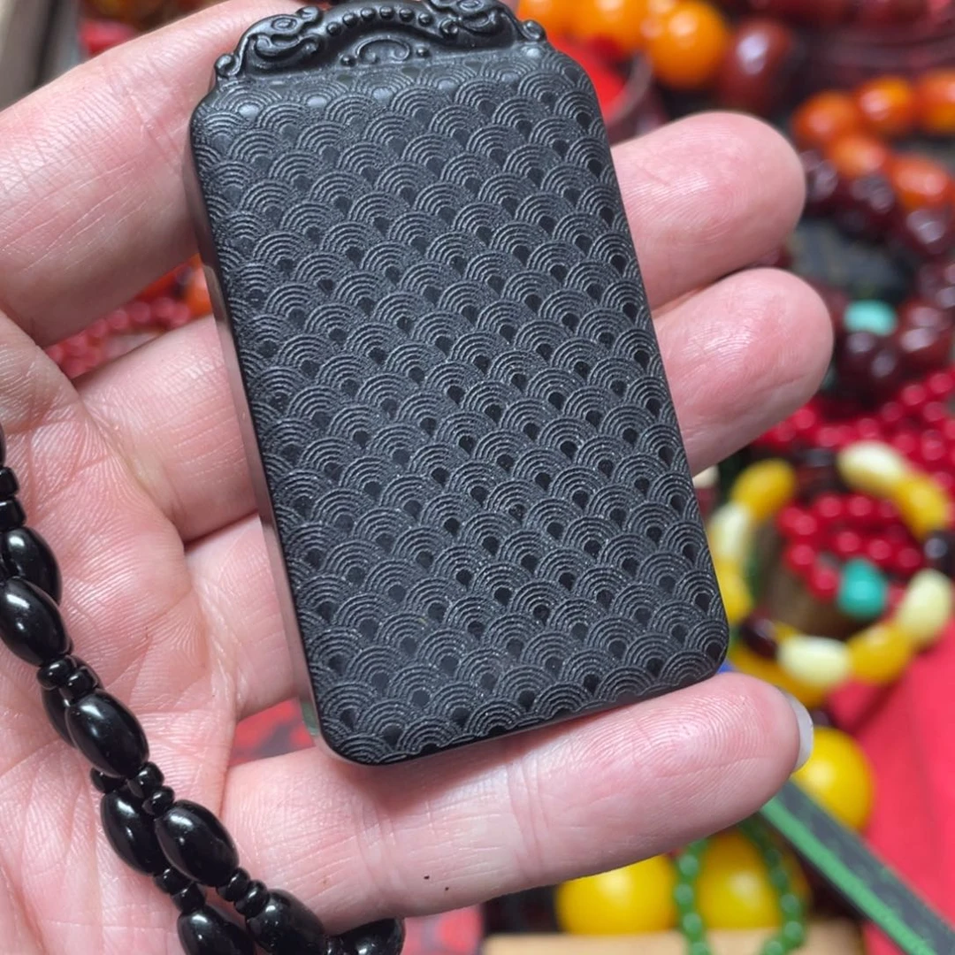 和田玉（墨玉）1未镶嵌