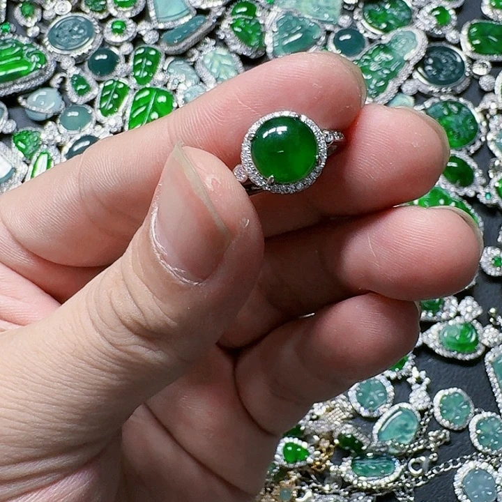 翡翠颈饰未镶嵌天然A货翡翠放漏