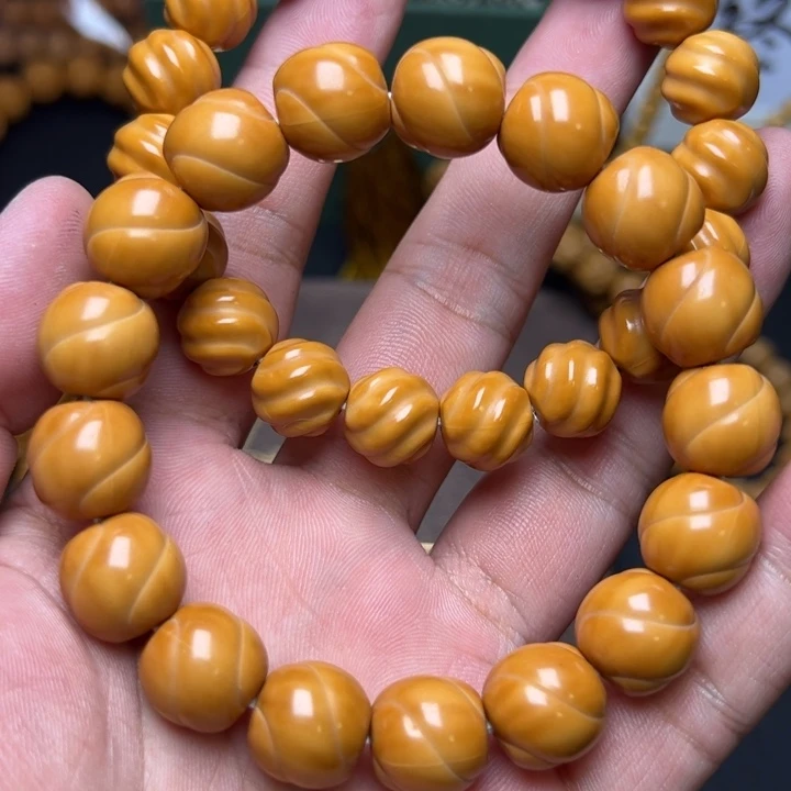 猴头核桃吊坠喔l聚聚