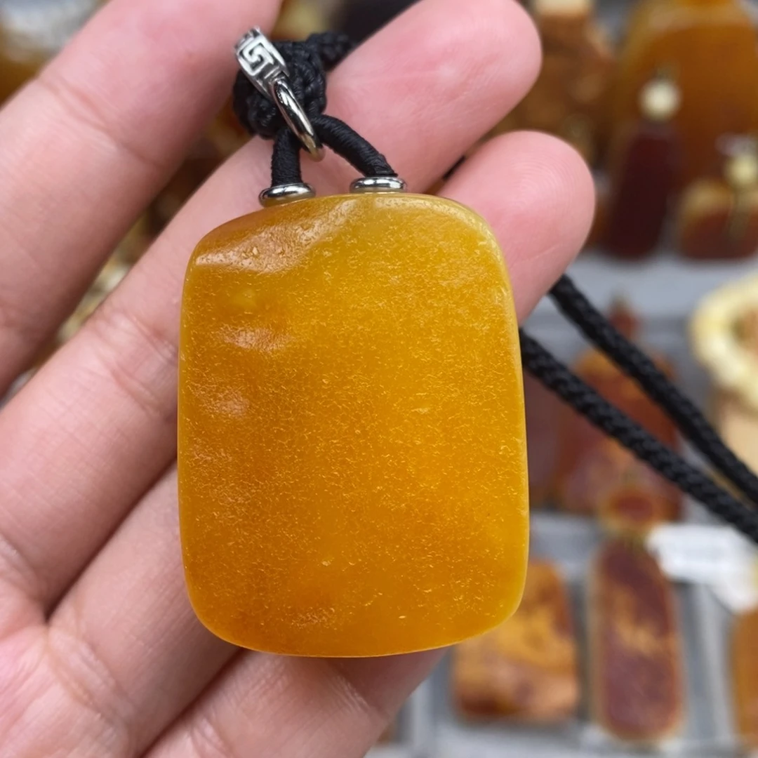 未镶嵌琥珀珠宝奇石
