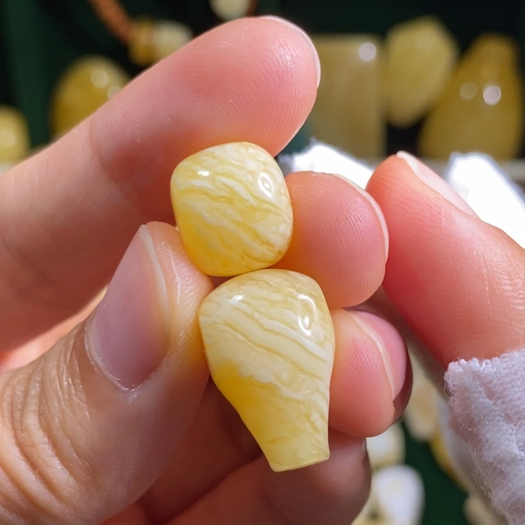 蜜蜡未镶嵌裸石配饰