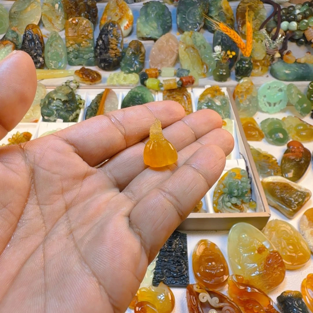 小****蛇纹石玉未镶嵌颈饰