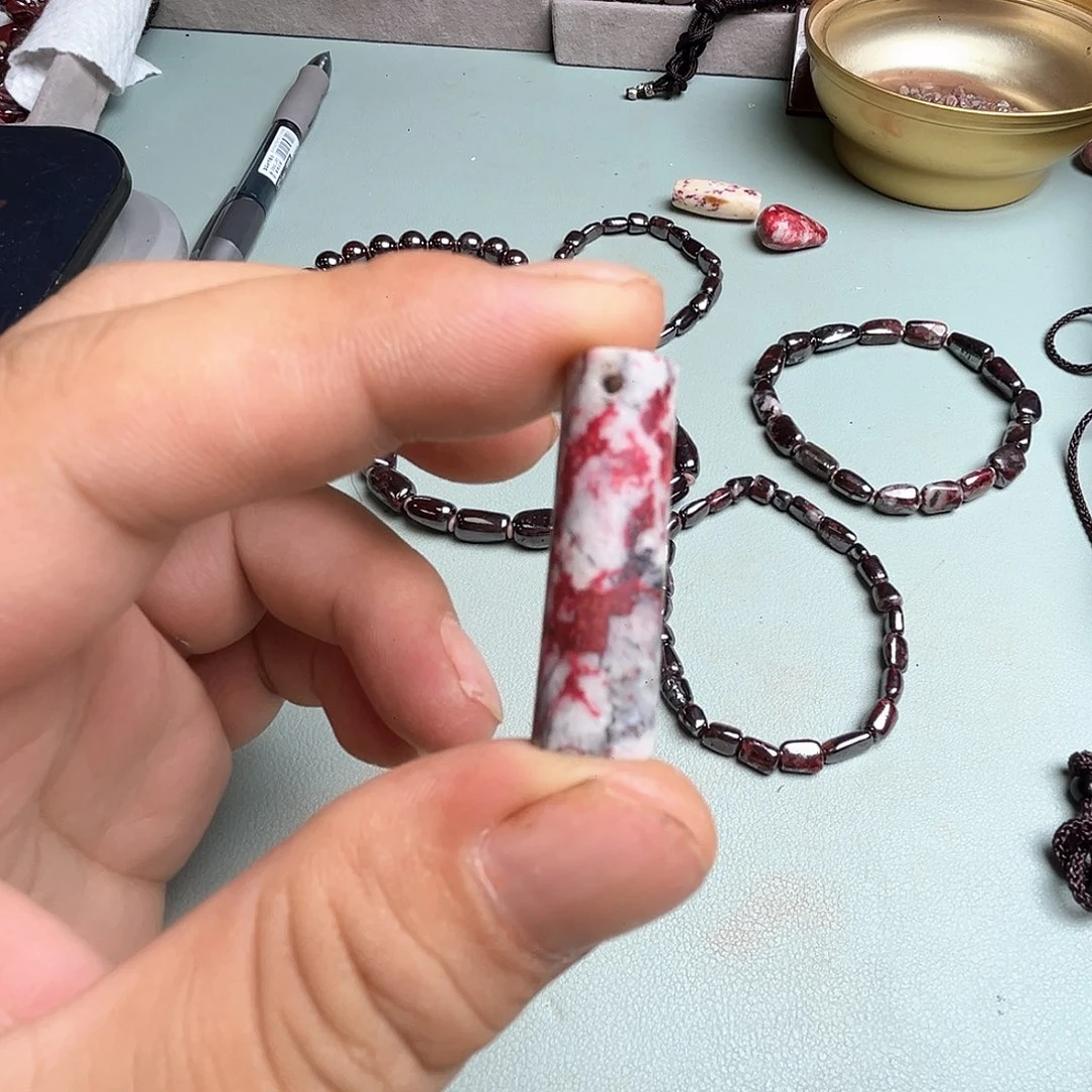 天然朱砂辰石吊坠