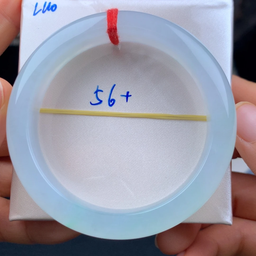 翡翠未镶嵌手镯全条一致