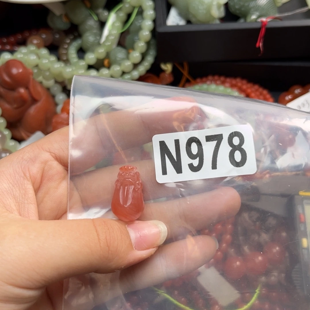 南红玛瑙未镶嵌珠宝奇石