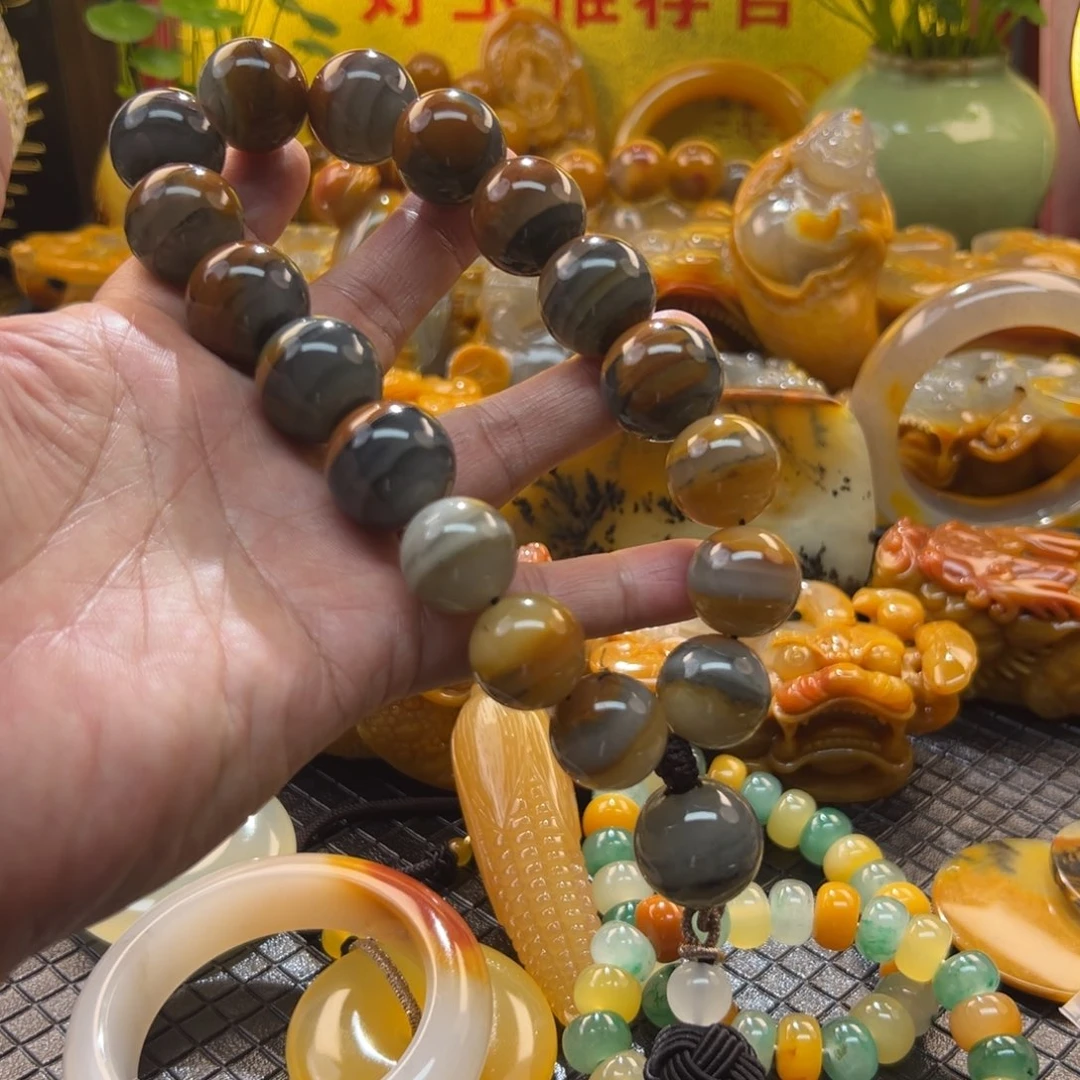 石英质玉未镶嵌颈饰