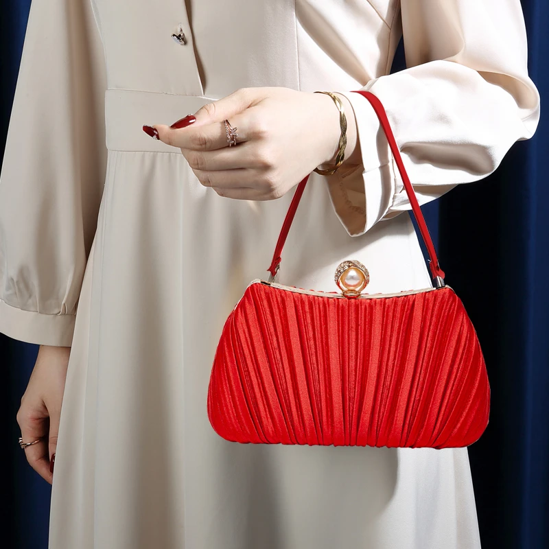 2026新款红色新娘包婚包喜婆婆手提小包名媛礼服旗袍包放手机红包