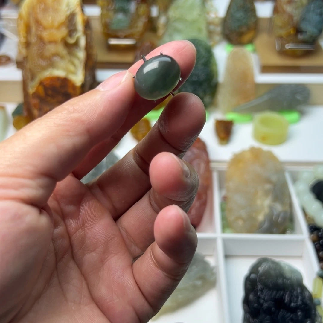 岫玉未镶嵌颈饰戒指