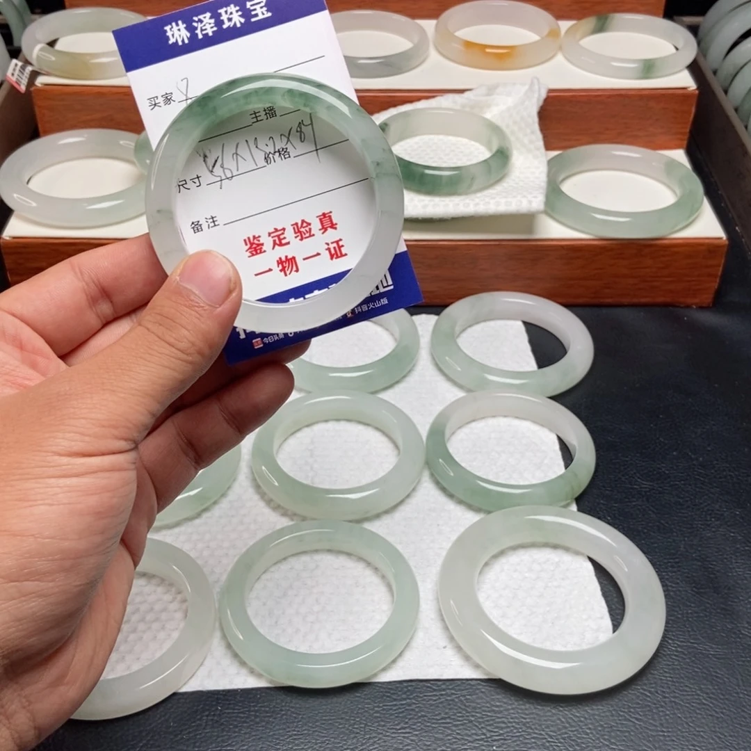 b***y未镶嵌手镯石英质玉8