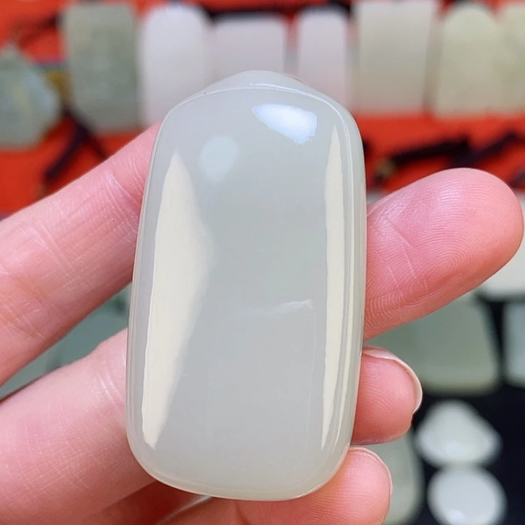 【闪购商品】颈饰未镶嵌和田玉