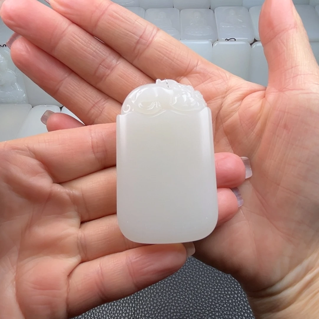 你***ง和田玉未镶嵌吊坠(不含链)73g