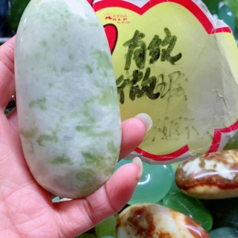 蛇纹石玉未镶嵌手把件