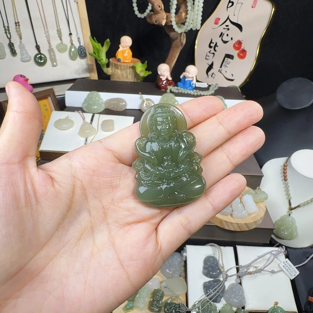 我***利颈饰未镶嵌和田玉