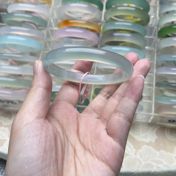 玛瑙/玉髓未镶嵌手镯56圈口