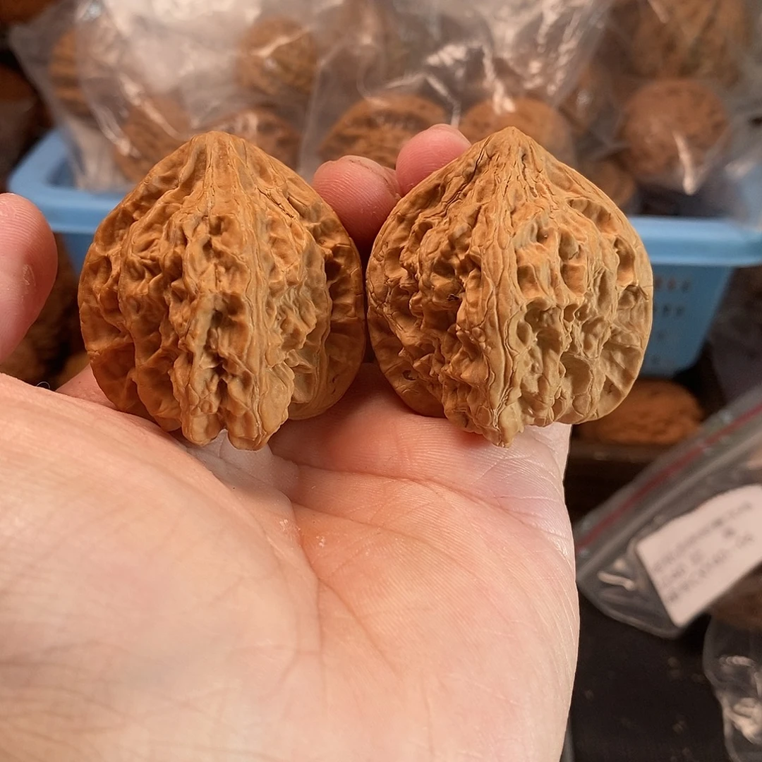 1文玩核桃燕山火焰马蹄41-451