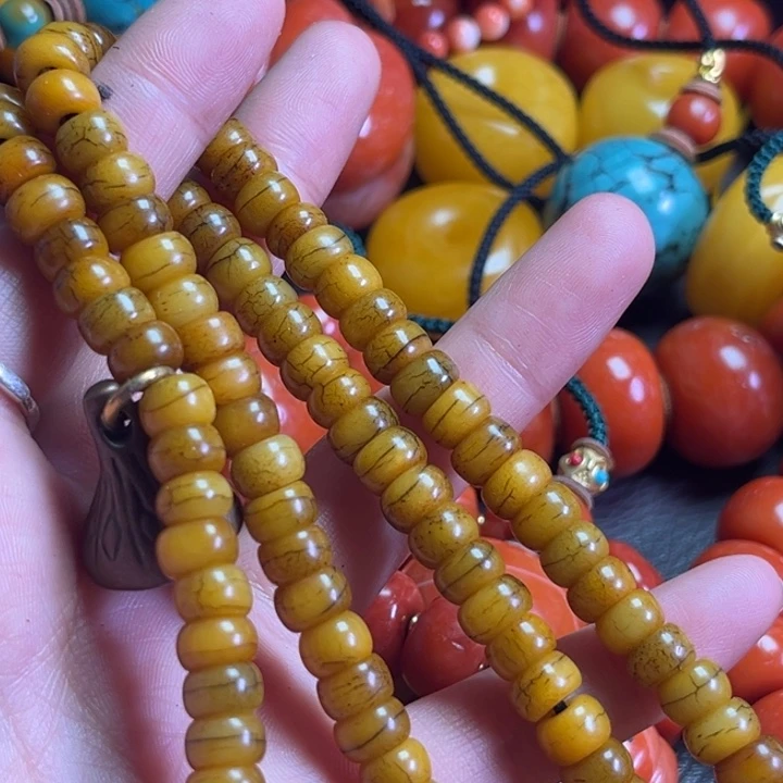 颈饰琉璃玉**龙琉璃……………..