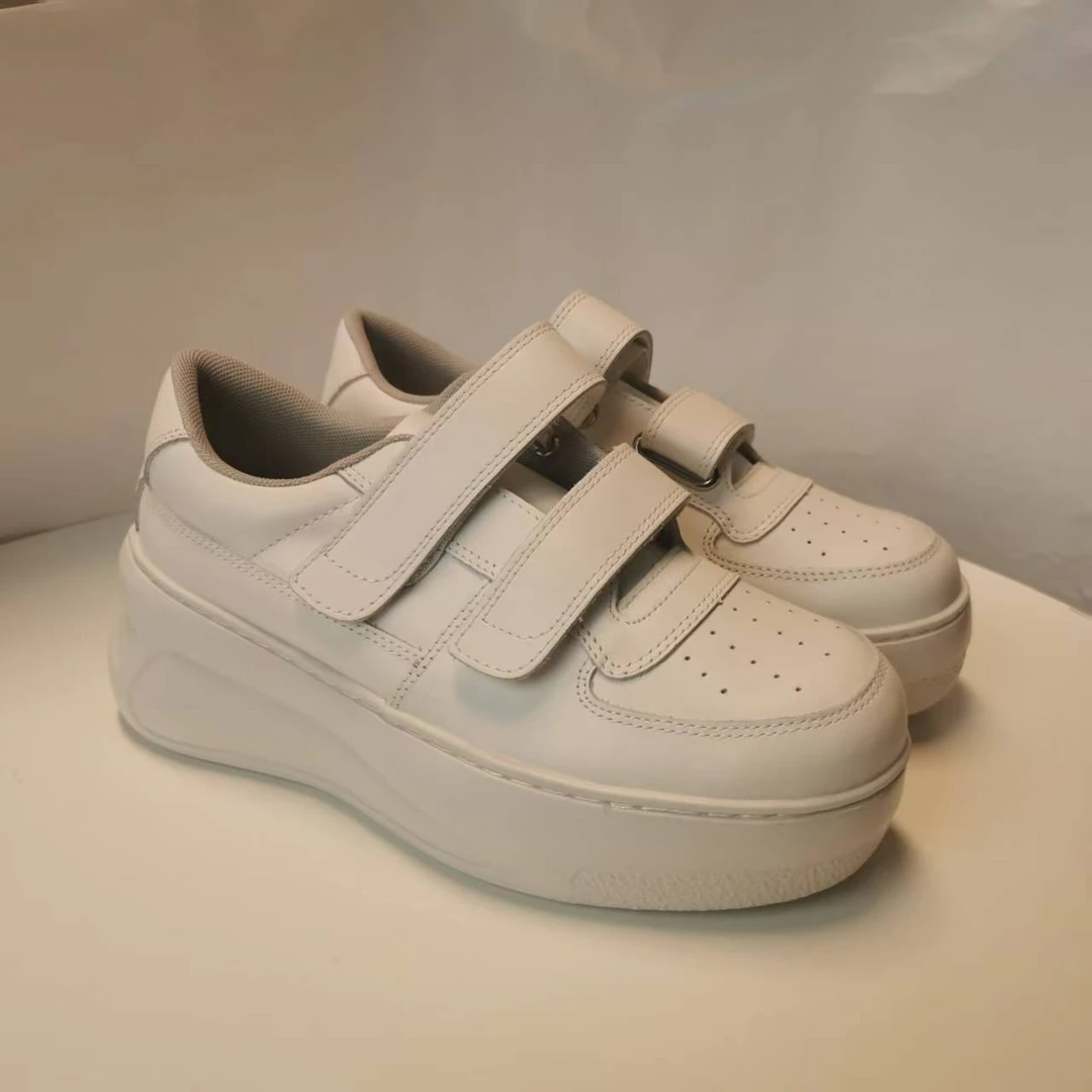 2025新款爆款时尚百搭休闲经典女款魔术贴厚底运动小白鞋舒适