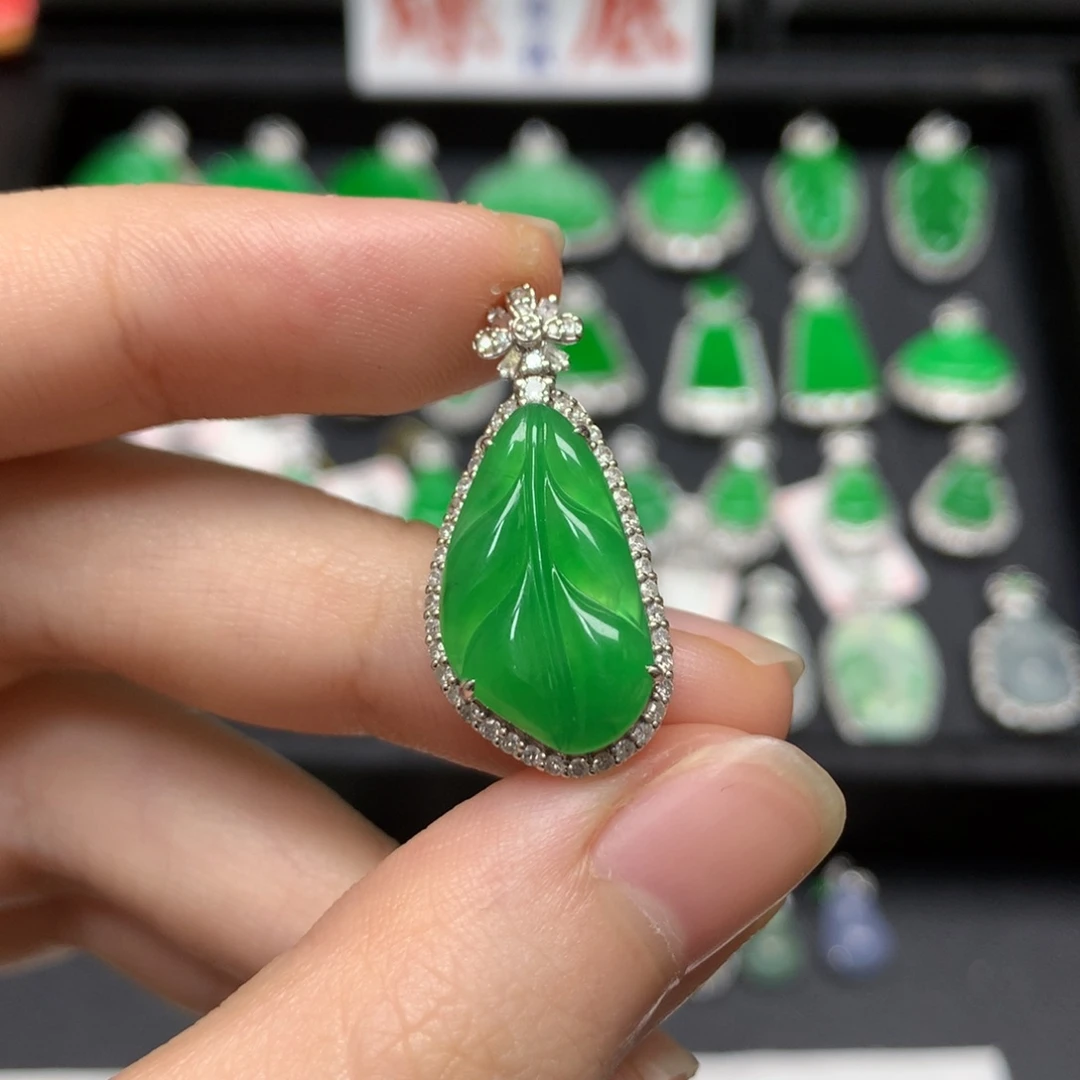 吊坠(不含链)18K金镶嵌翡翠