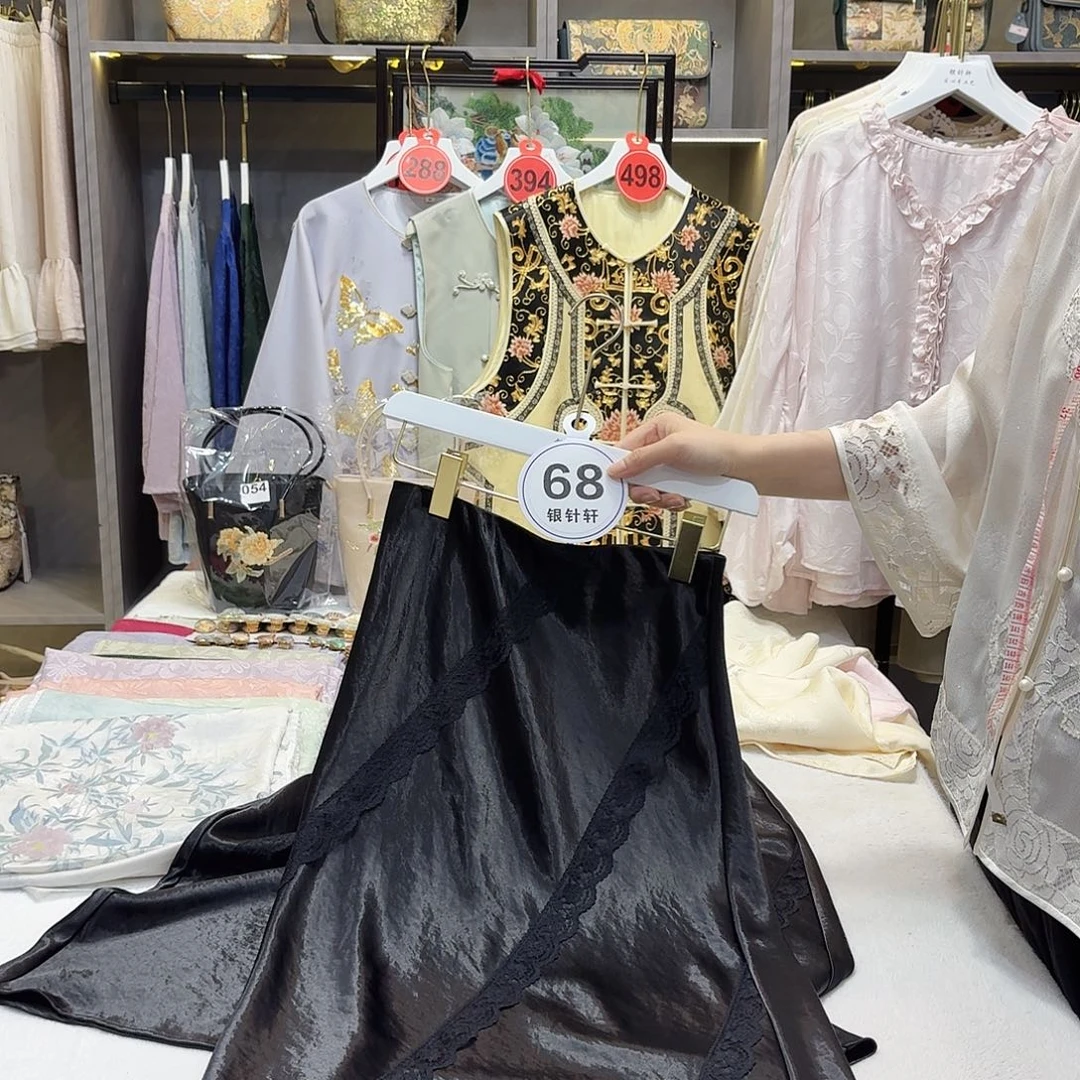 L***～非遗传承人的精神风貌