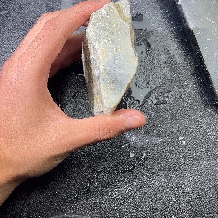 和田玉（糖玉）未镶嵌手镯