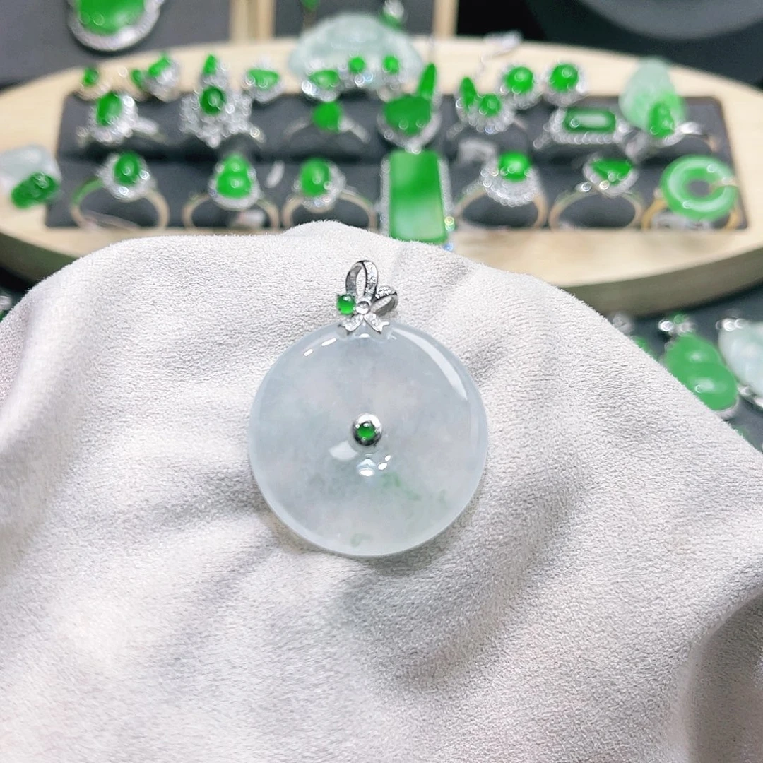 未镶嵌挂件翡翠裸石