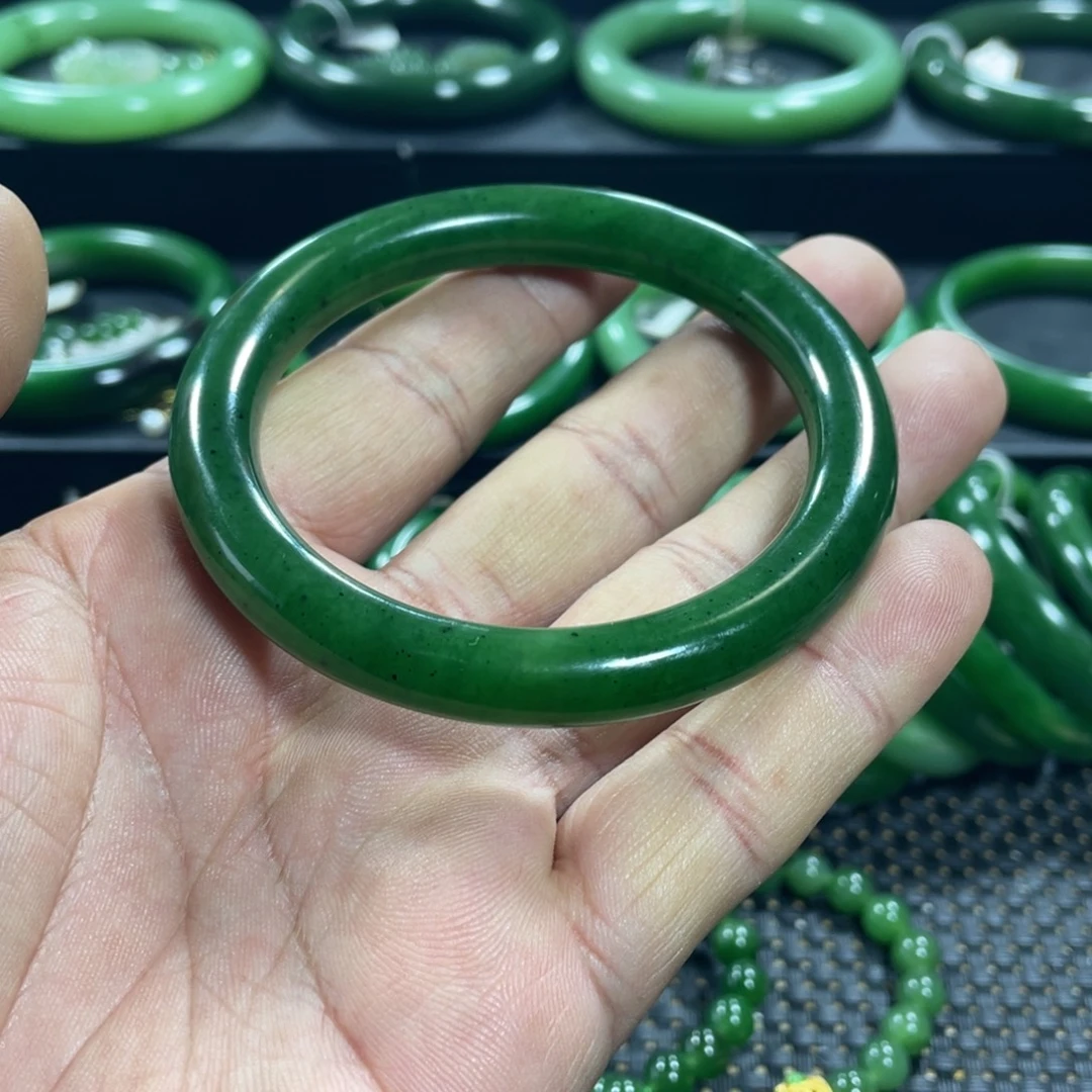 和田玉（碧玉）未镶嵌手镯