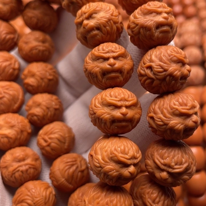 猴头核桃吊坠蓝**洋斗战胜佛