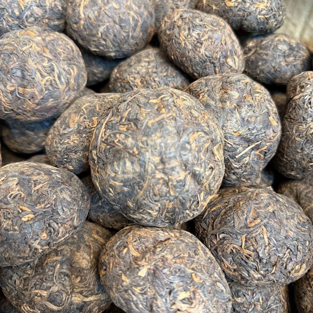 九十年代班章金瓜沱滋味浓郁回甘强烈优质广东干仓普洱生茶100克